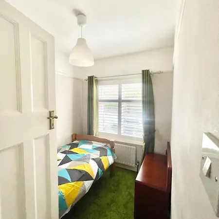 Spacious In London Appartamento Norwood