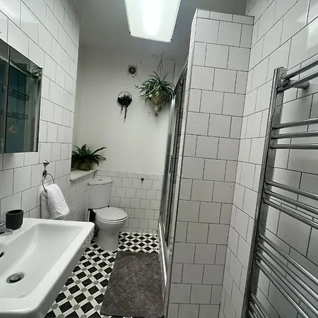 White Glasshouse Yard 1fl *
