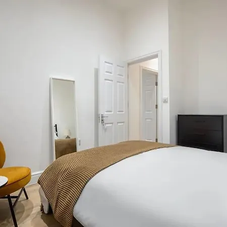 Luxury 2 Bed In Knightsbridge *