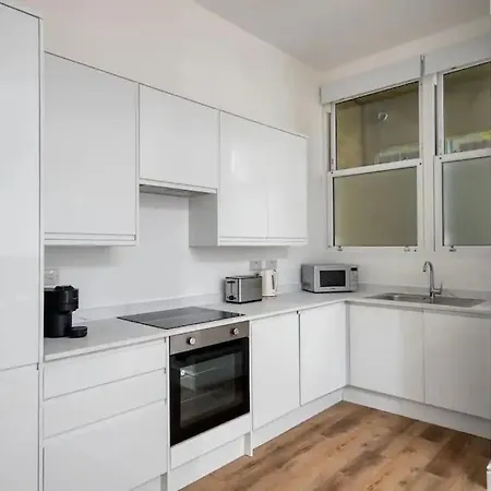 Luxury 2 Bed In Knightsbridge Apartment London