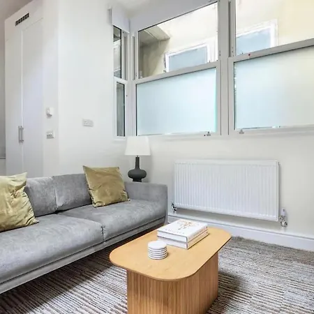 Luxury 2 Bed In Knightsbridge