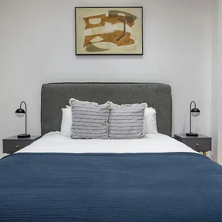 Luxury 2 Bed In Knightsbridge Apartment