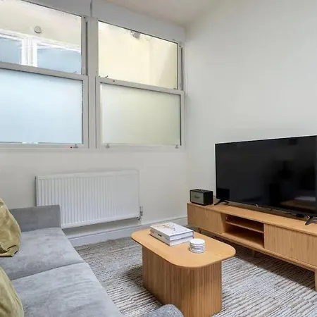 Luxury 2 Bed In Knightsbridge Apartment *