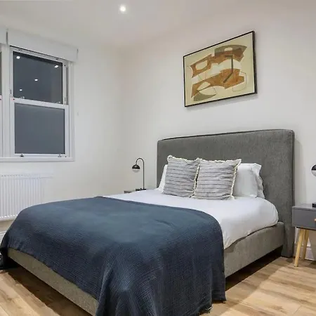 Luxury 2 Bed In Knightsbridge London