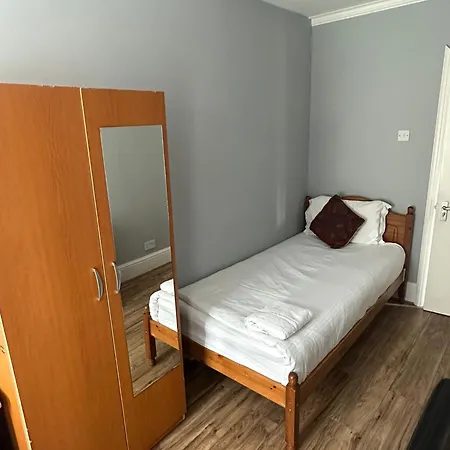 Guest house Ruxley 3*