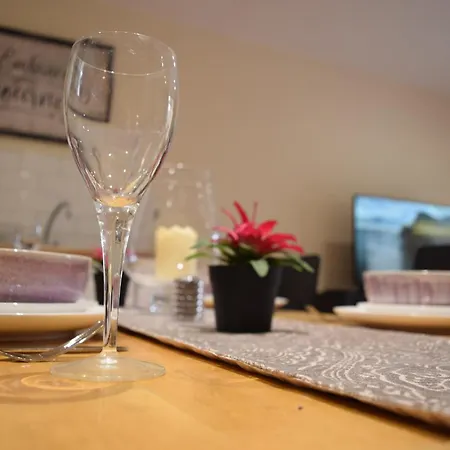 Apartment Stylish And Homely 4 Bedroom In East *