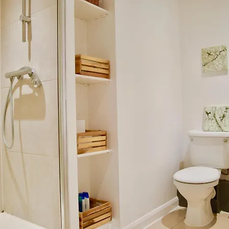 Apartment Stylish And Homely 4 Bedroom In East *