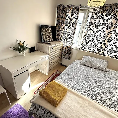 Excellent Double In Cheap Rate Around Homestay *