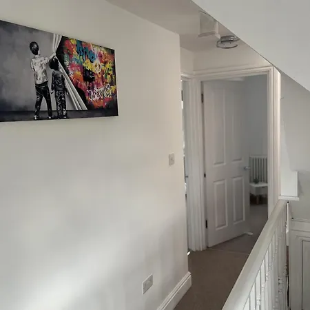Reach Retreat Spacious 4bed House Startford Maryland Great Transport Links Holiday home London