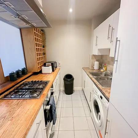 1 Bedroom Flat With Free Parking In Canary Wharf Near Musuem * Londra