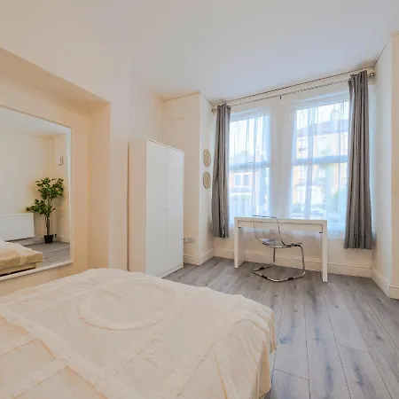 2br South London - Free Street Parking, Wifi, Garden, Perfect For Long Stays! *
