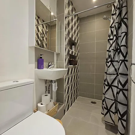 Beautiful And Spacious Flat Apartment *