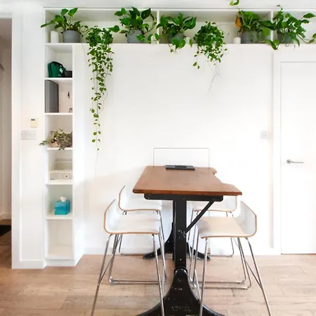 Luxury Townhouse - Hidden Gem Holiday home *
