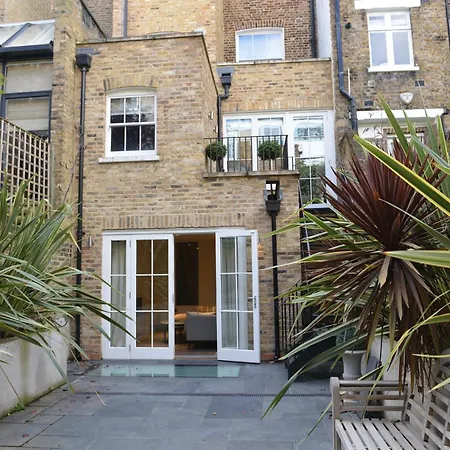 Luxury 4 Bedrooms 5 Baths 2 Receptions Family House With Garden Chelsea