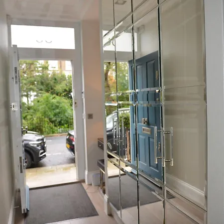 Luxury 4 Bedrooms 5 Baths 2 Receptions Family House With Garden Chelsea * Londra