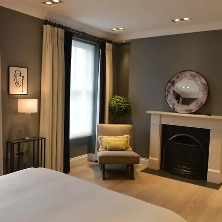 Luxury 4 Bedrooms 5 Baths 2 Receptions Family House With Garden Chelsea Villa