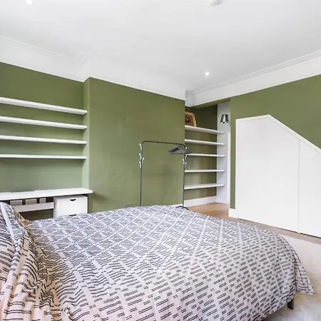 Apartment 3 Bedroom Magical Hampstead Heath *