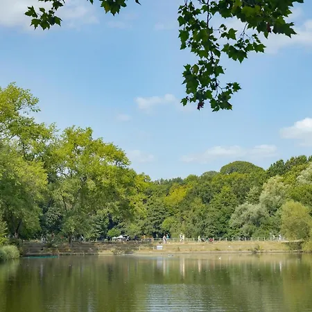 3 Bedroom Magical Hampstead Heath Apartment