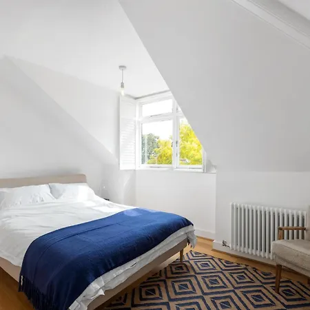 Apartment 3 Bedroom Magical Hampstead Heath
