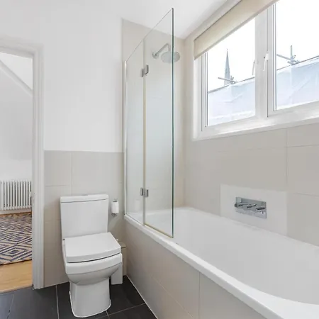 Apartment 3 Bedroom Magical Hampstead Heath *