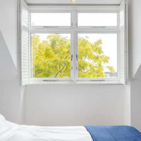 3 Bedroom Magical Hampstead Heath *