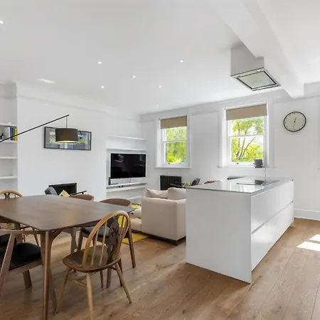 3 Bedroom Magical Hampstead Heath * London
