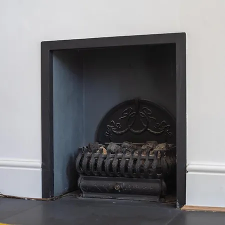 3 Bedroom Magical Hampstead Heath Apartment London