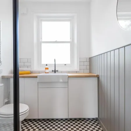 3 Bedroom Magical Hampstead Heath Apartment