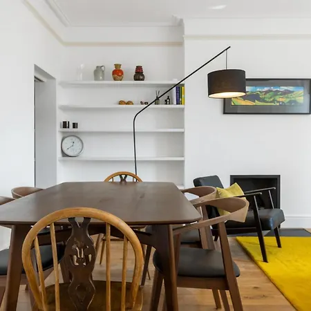 3 Bedroom Magical Hampstead Heath Apartment London