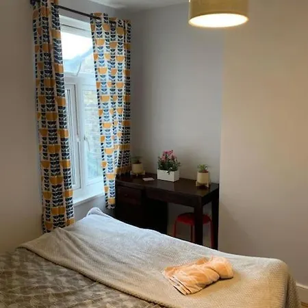 7 Bedroom Victorian House Zone 2 * London