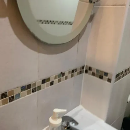 Holiday home 7 Bedroom Victorian House Zone 2 London
