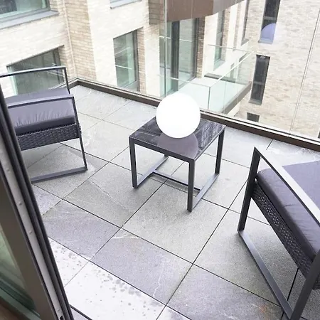 Luxury By Arts Apartment London
