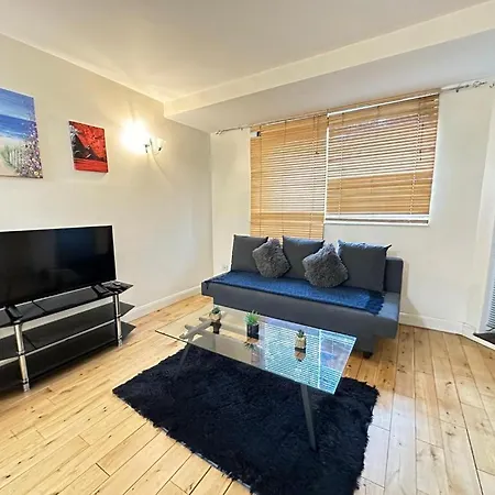 Chelsea Studio - Sleeps 4 - Near Cromwell Hospital Apartment *