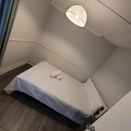 Egholiday Guest house London