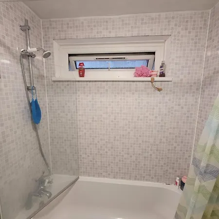 Guest house Egholiday London