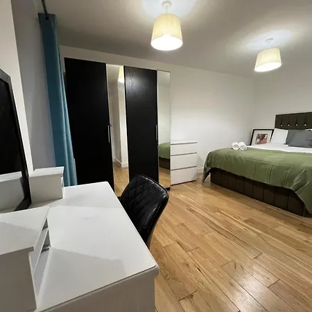 Cool 2bed Flat Zone 1 London