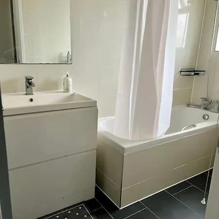 3 Bedroom London