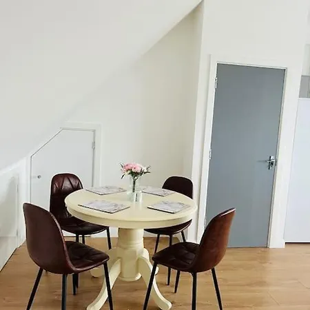 3 Bedroom * London