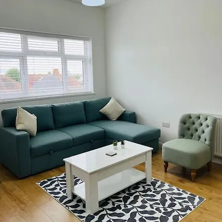 3 Bedroom * London