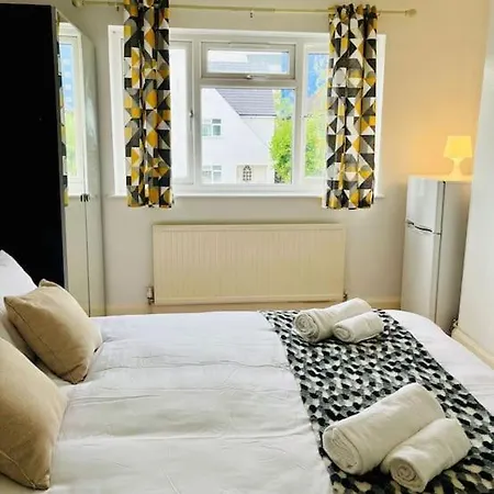 3 Bedroom * London