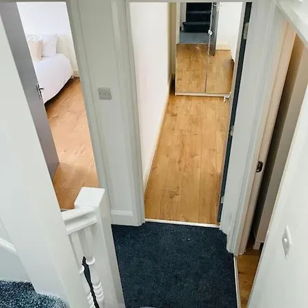 3 Bedroom Apartment *