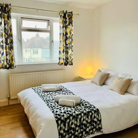 3 Bedroom * London