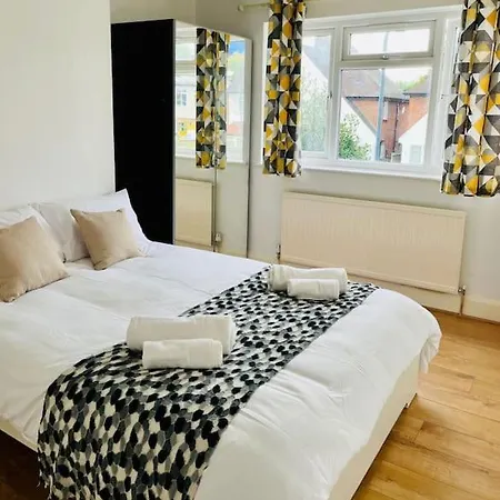 Apartment 3 Bedroom London