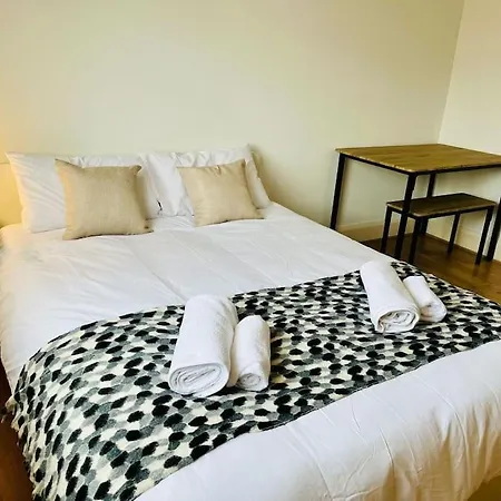 3 Bedroom * London