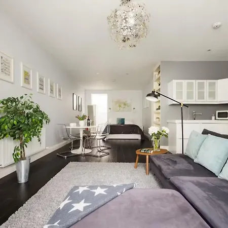 Stunning And Peaceful Flat Apartment