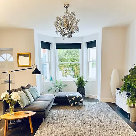 Stunning And Peaceful Flat Apartment *