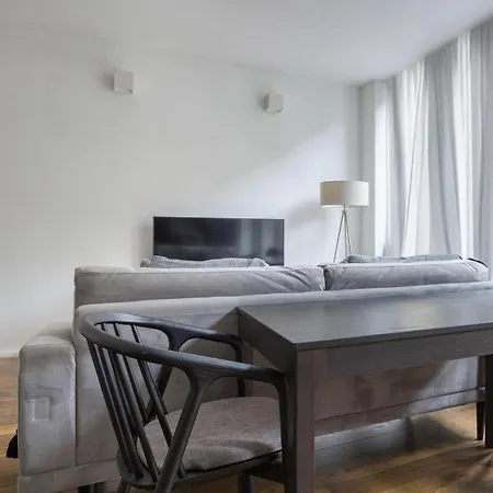 Vintage & Exclusive In Mayfair Apartment
