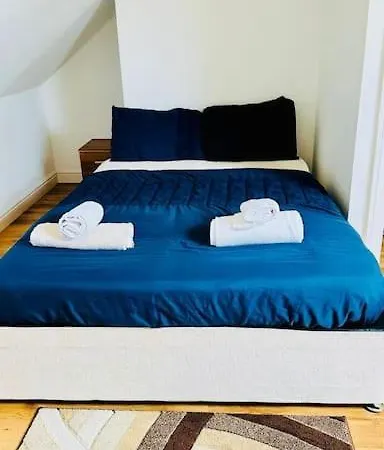 Beautiful 3bd Family With Huge Private Graden Holiday home London