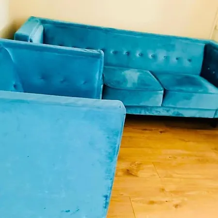 Holiday home Beautiful 3bd Family With Huge Private Graden London