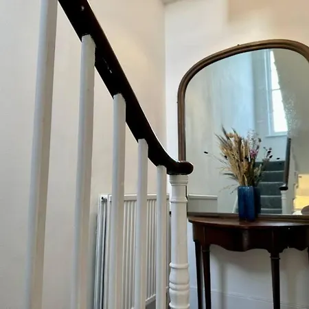Apartament Chelsea Large 2 Bed 2 Bath Sydney Street Sw3 Londyn